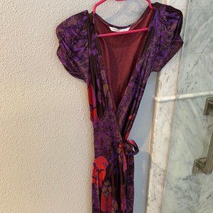 Diane Von Furstenberg Size 0 Wrap Dress